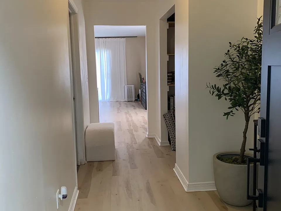 3 bed, 2.0 bath, 1600 sqft, $3,050