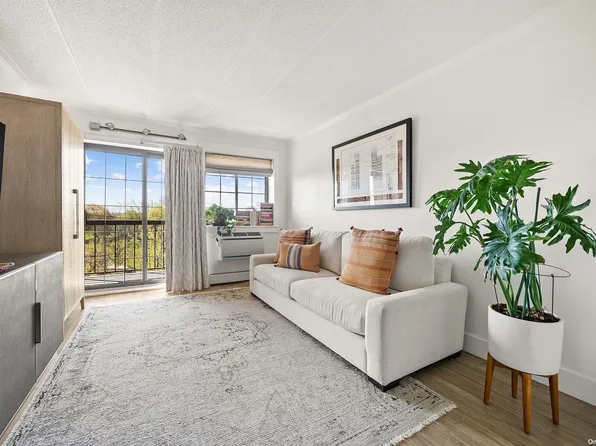 71-57 Metropolitan Avenue #5E, Flushing, NY 11379