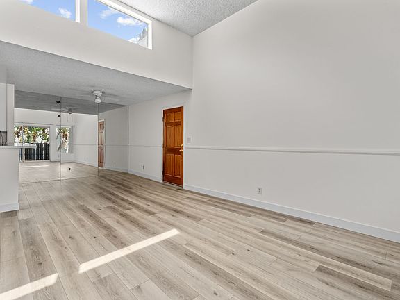2nd image of 18645 Hatteras St Unit 265