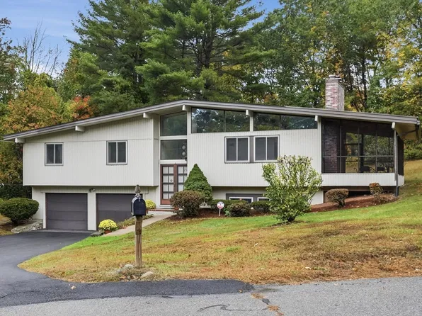10 Pioneer Cir, Andover, MA 01810