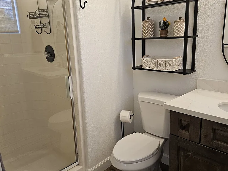 3420 Pioneer Dr — Photo 13