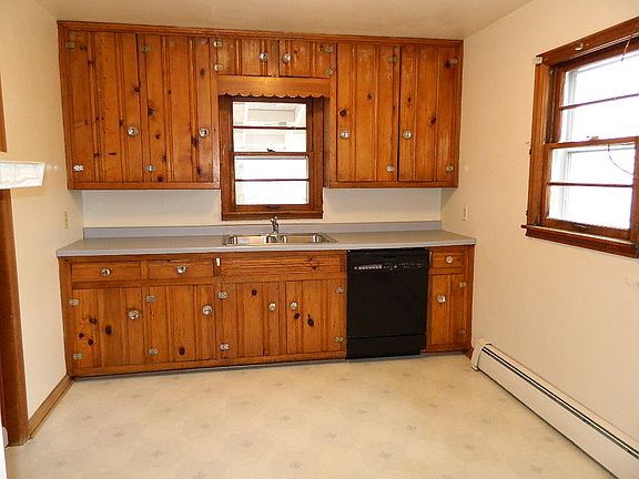5th image of 1306 W Center Dr