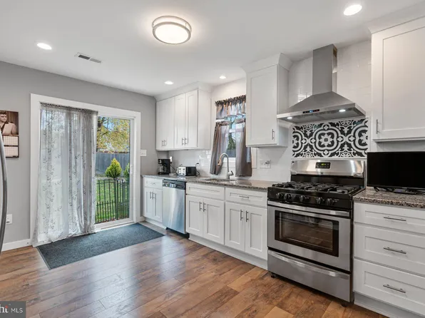 808 Crescent Ave, Runnemede, NJ 08078