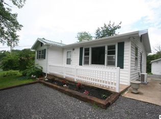 951 Robinson Gap Rd, Sevierville, TN 37876