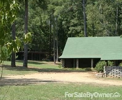 House and shed
						:
						House and shed