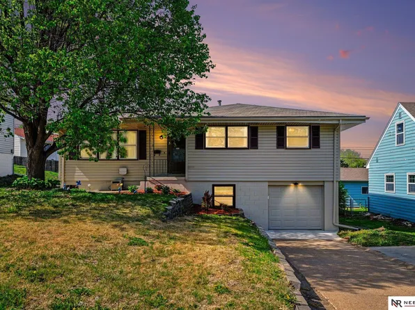 8110 Bowie Dr, Omaha, NE 68114