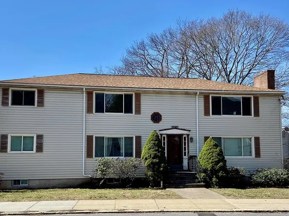 640 Lagrange St Floor 2, West Roxbury, MA 02132
