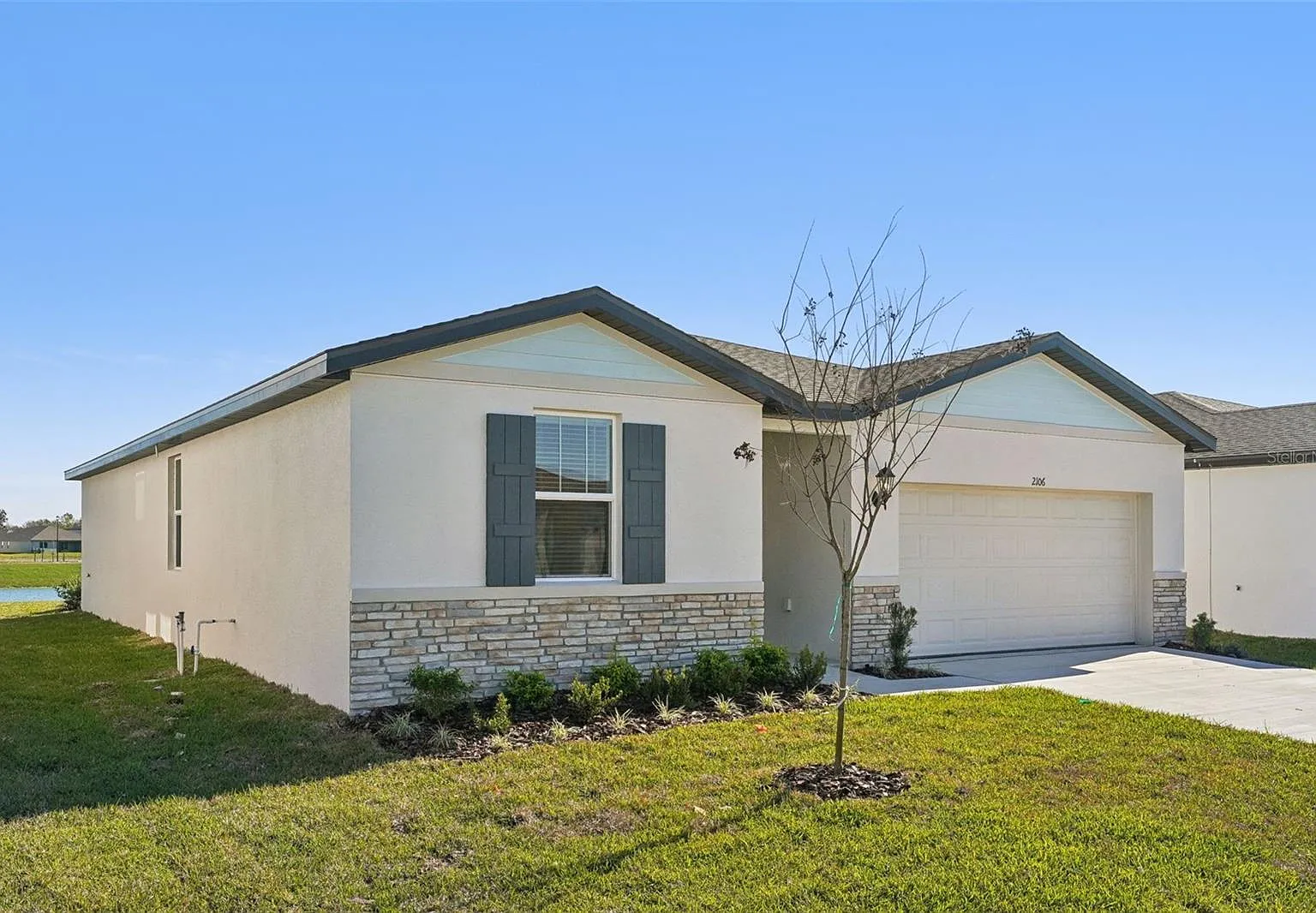 4 bed, 2.0 bath, 1838 sqft, $2,360 — Photo 2
