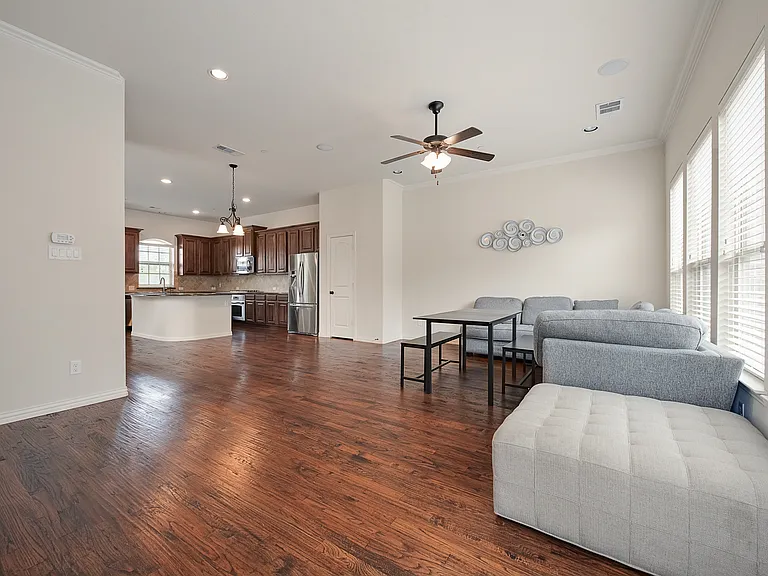 6491 Las Colinas Blvd — Photo 11