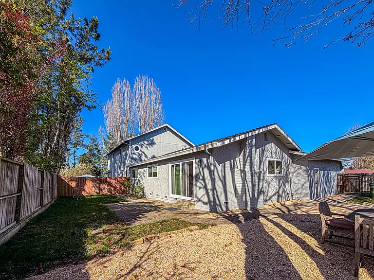 208 Vista Ct #A — Photo 20