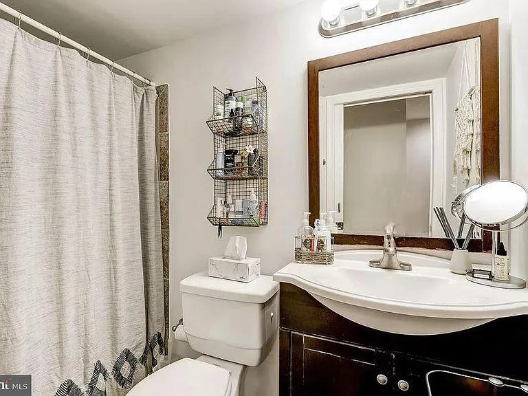 1019 S Streeper St — Photo 4