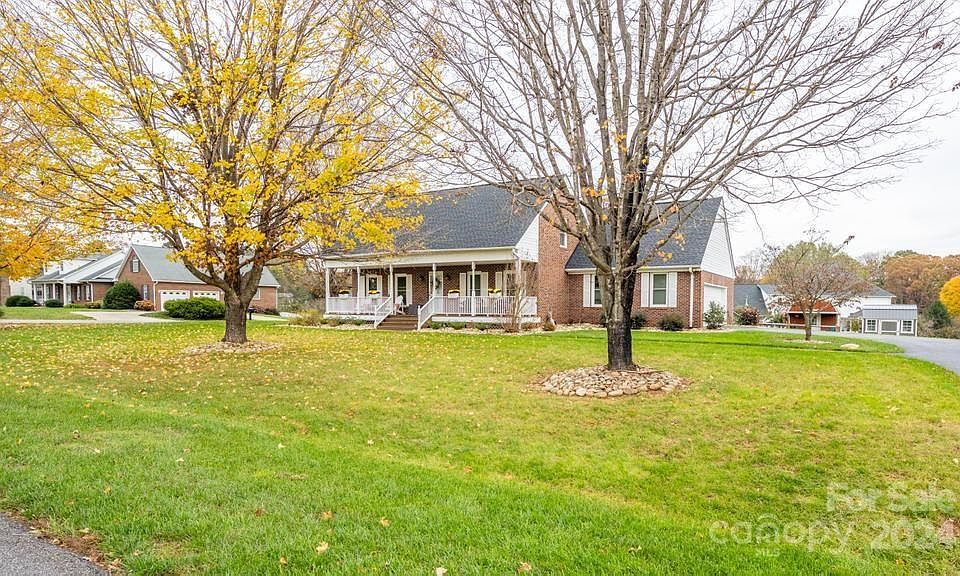 1st image of 326 Thistle Ln