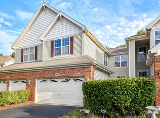 290 Remington Dr, Saint Charles, IL 60175