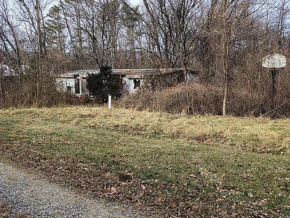 2nd image of 381 Redwood Dr