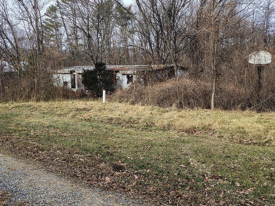 2nd image of 381 Redwood Dr