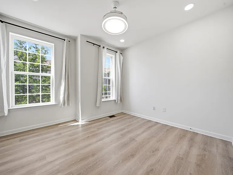 128 Wesmont Dr — Photo 25