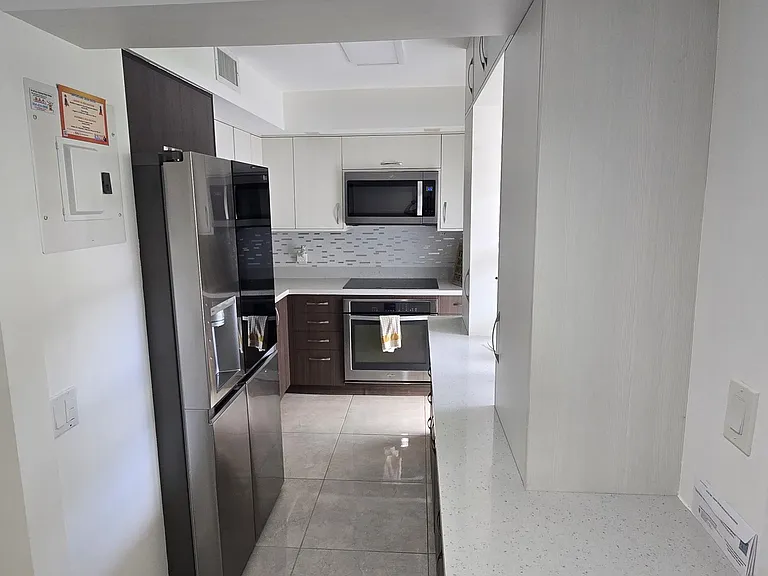 3300 N Palm Aire Dr #109 — Photo 4