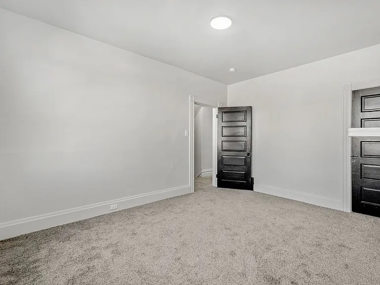 115 W Cherryhill St — Photo 21
