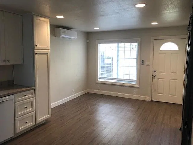 1 bed, 500 sqft, $1,800 — Photo 4