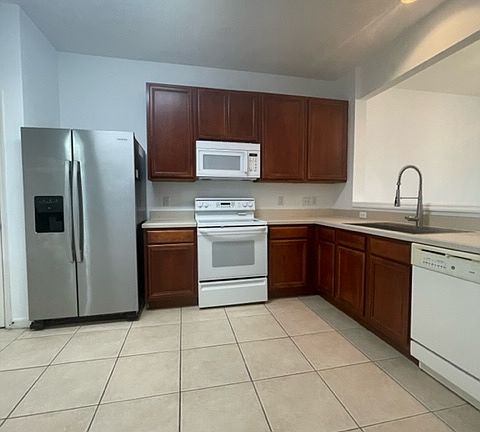 4th image of 6201 Goethe St Unit 104
