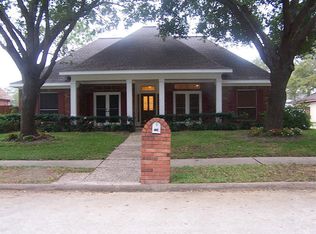 710 Crestwood Dr, Seabrook, TX 77586