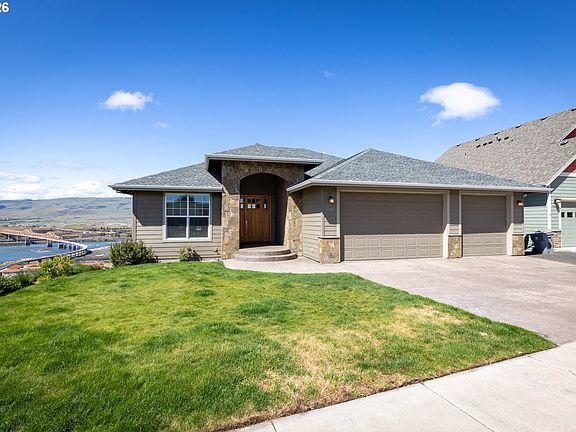 2nd image of 397 Summit Ridge Dr