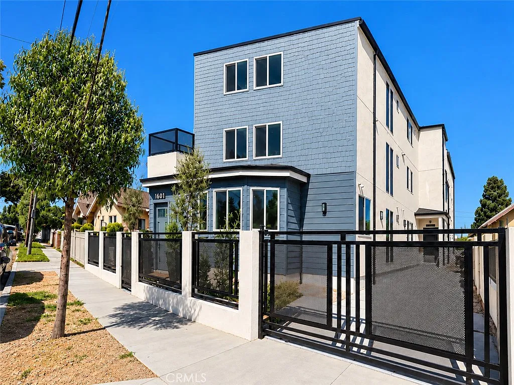 15 bed, 15.0 bath, 4721 sqft, $15,750 — Photo 1