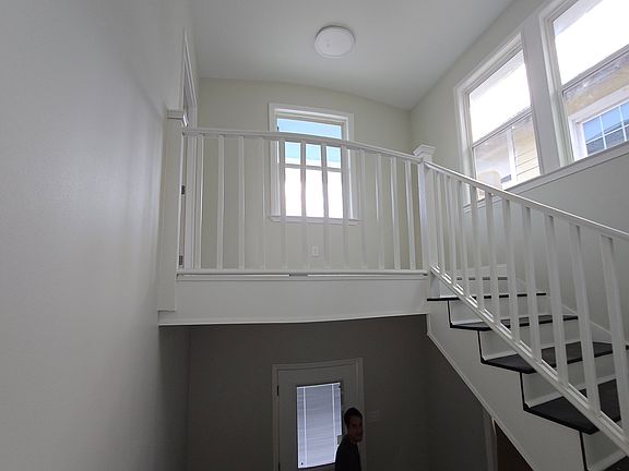 4th image of 8711 Apricot St