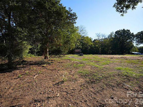 4th image of 2233 Rodman Rd