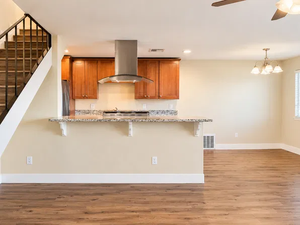 831 Cathedral Ct APT 3, Sacramento, CA 95825