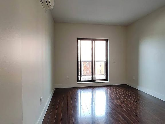 2nd image of 1122 Chestnut Ave #4