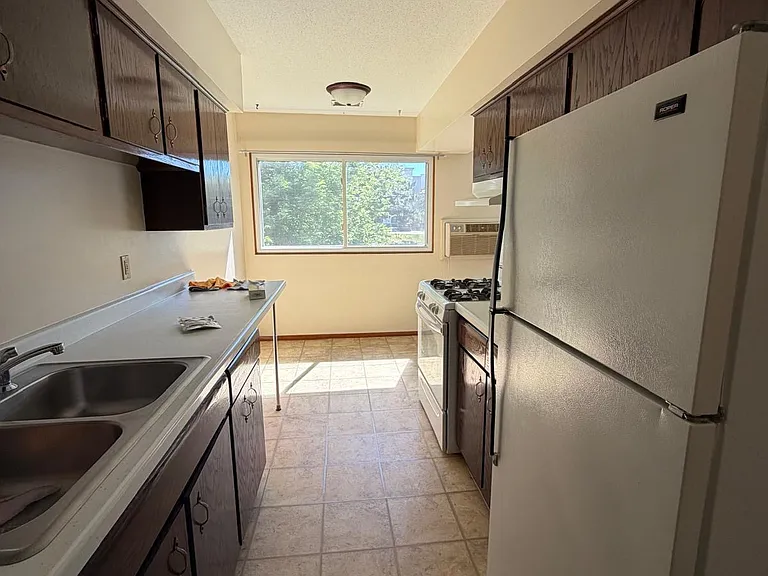 4819 Azelia Ave N #8 — Photo 4