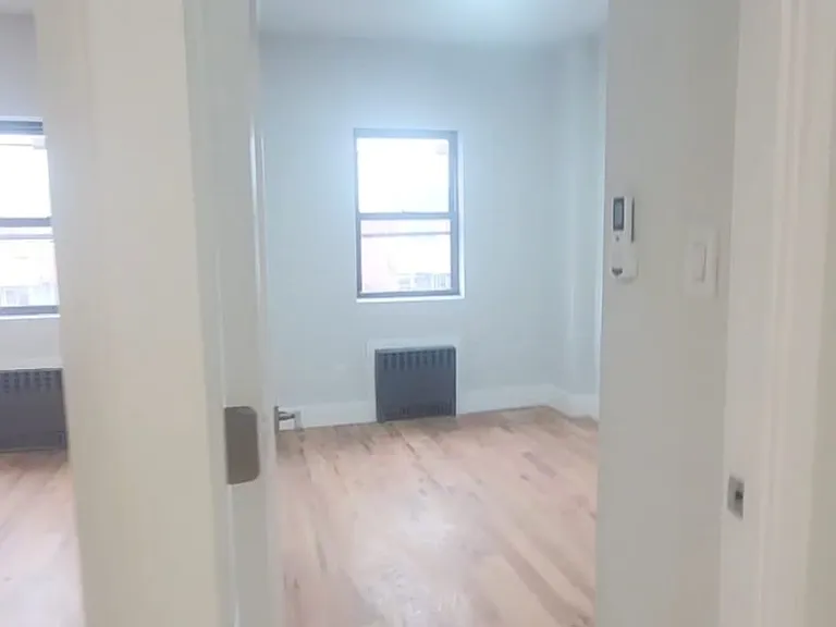 1424 E 102nd St #2B — Photo 13