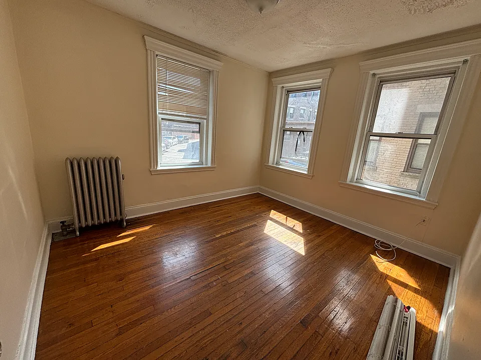 376 Riverway #12T