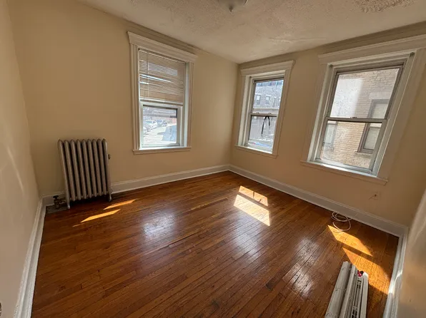 376 Riverway #12T, Boston, MA 02115