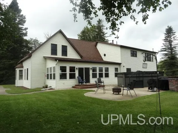 3638 M 67, Chatham, MI 49816