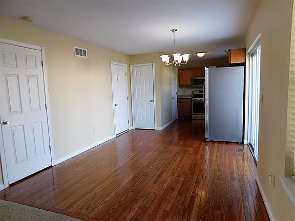 4th image of 1724 Stewart Dr