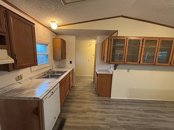 3rd image of 1624 W Summit St #138