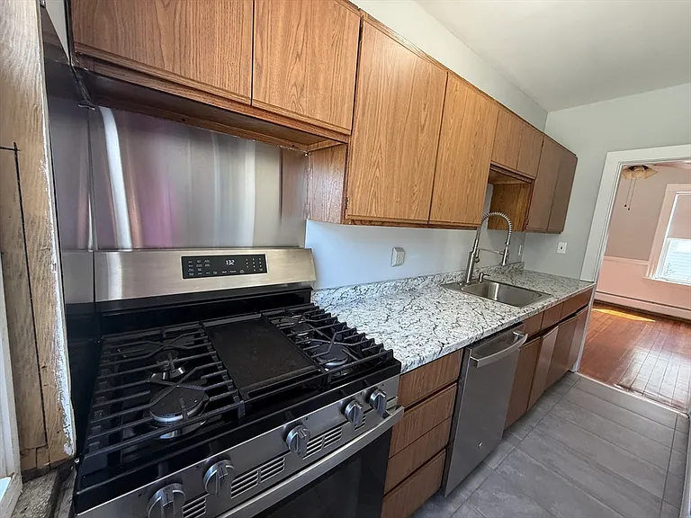 158 Grove St #2 — Photo 12