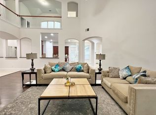 8001 Edenmore Ln, Rowlett, TX 75089