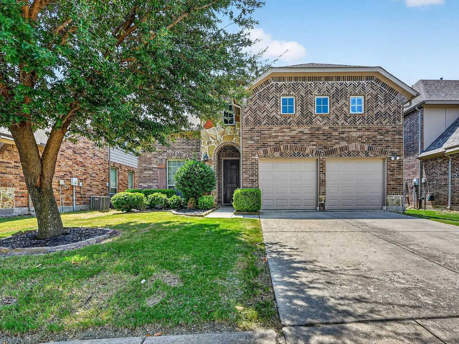 5 bed, 3553 sqft, $3,600 — Photo 1