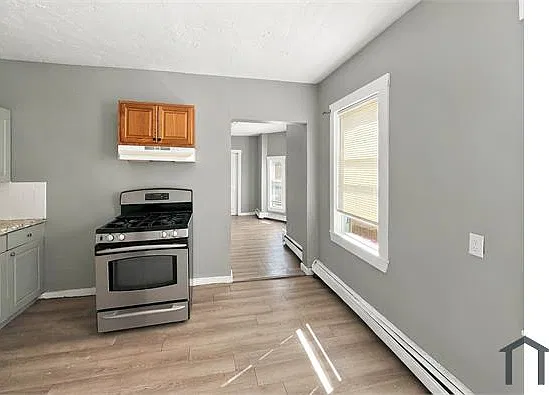 142 Jewett St — Photo 3