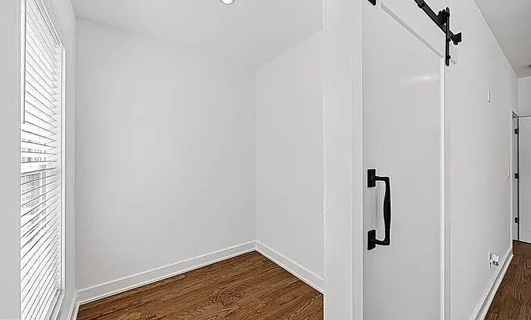 985 McDaniel St SW — Photo 23