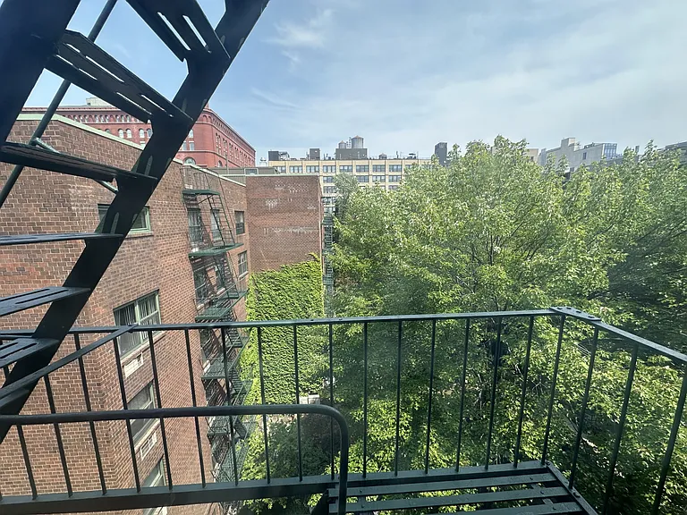 379 West St #5B — Photo 6