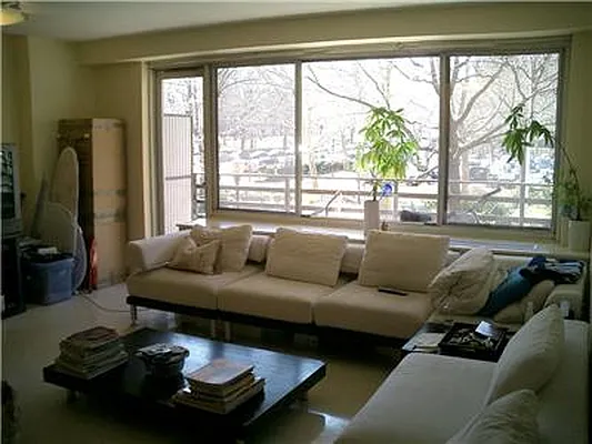 Rented by R New York | media 18