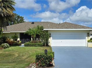 1747 Sandpiper St #B, Naples, FL 34102
