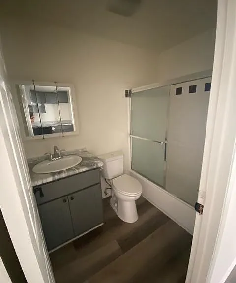 2734 James M Wood Blvd — Photo 10