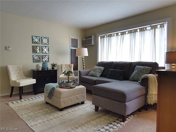 2nd image of 1675 Woodward Ave APT 6