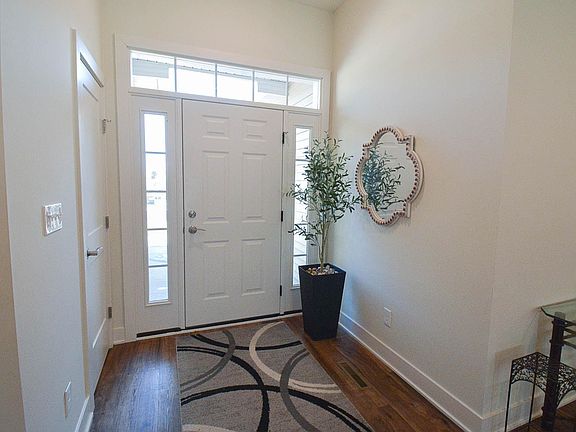 4th image of 2945 Platinum Dr NE