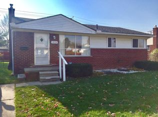 18504 Woodbine St, Fraser, MI 48026